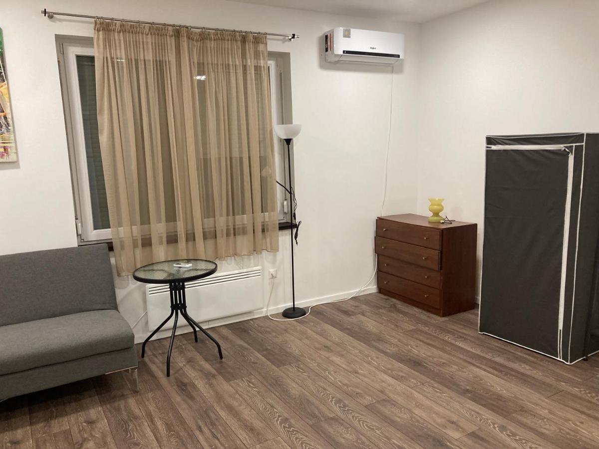 Apartament Roland Zuglo 2 *