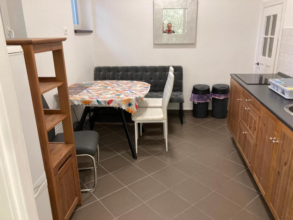 Apartament Roland Zuglo 2 *
